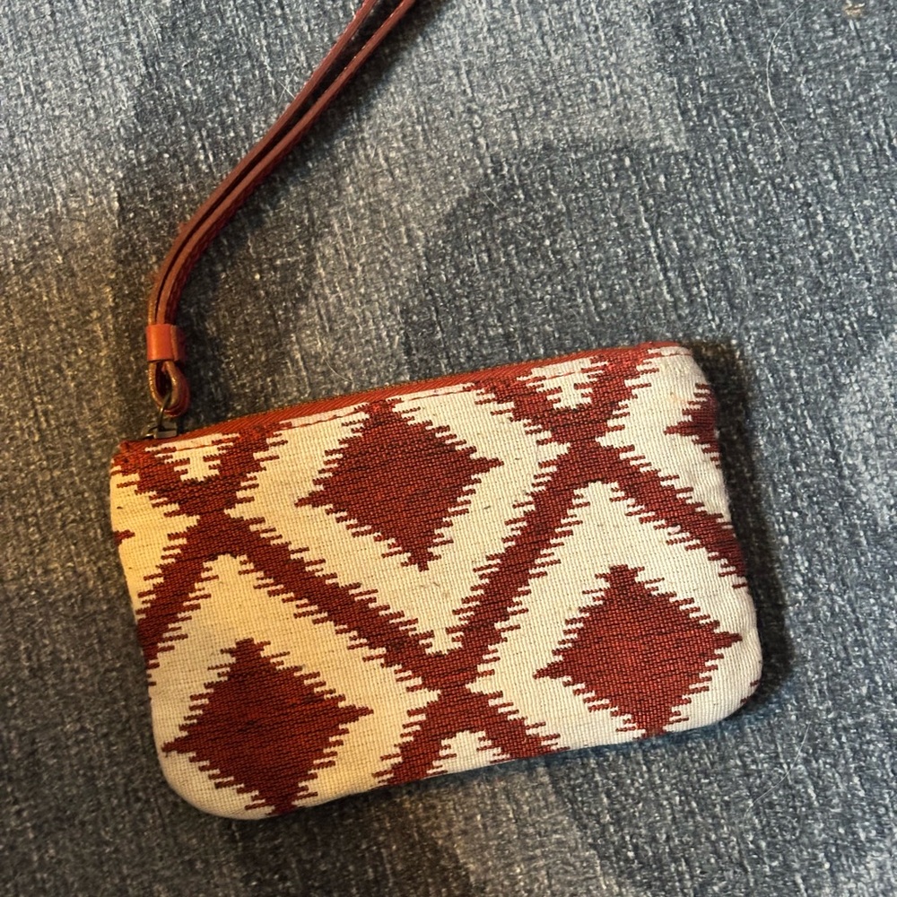 Lucky Brand Wristlet Wallet in Red and Cream